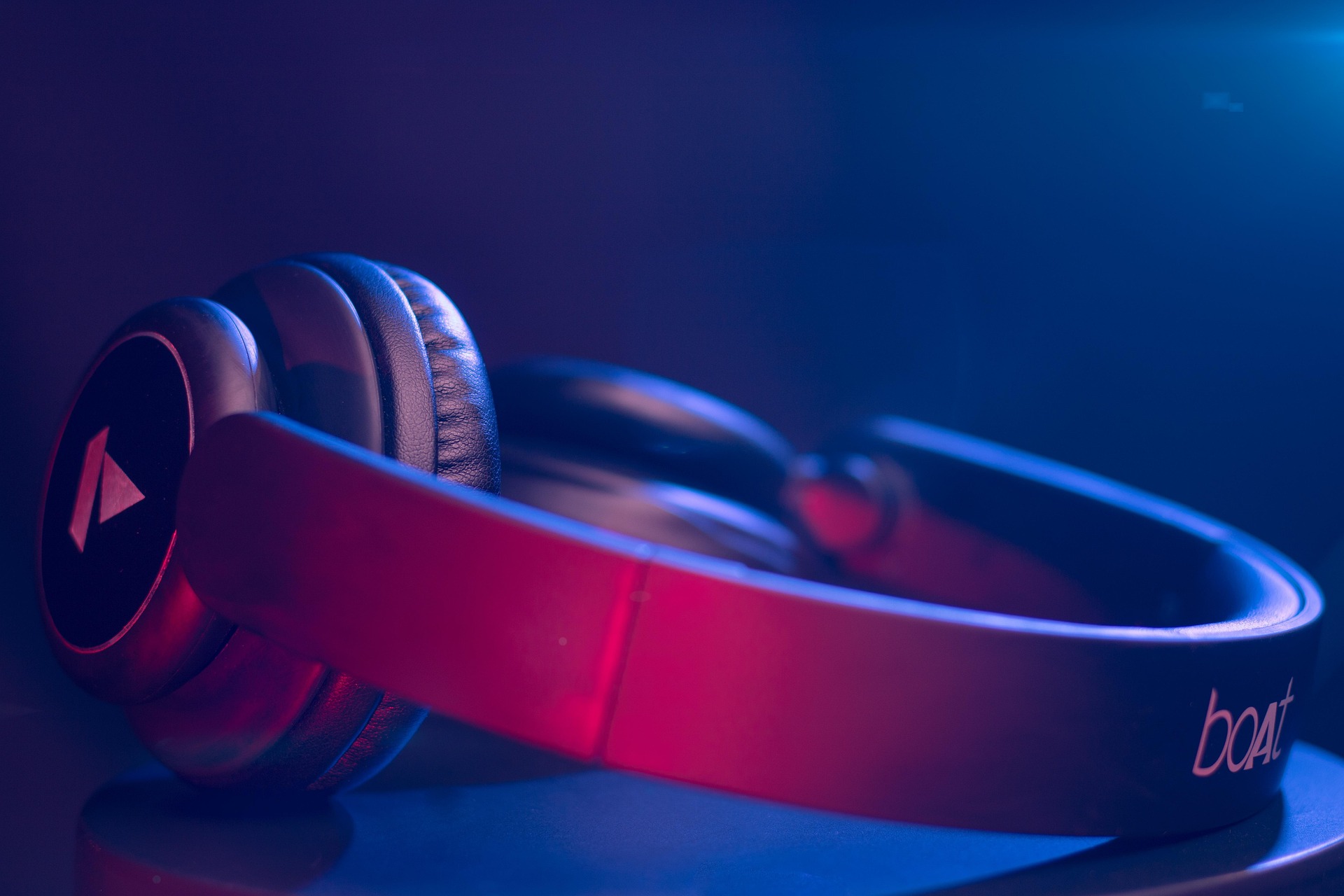 how earbuds work