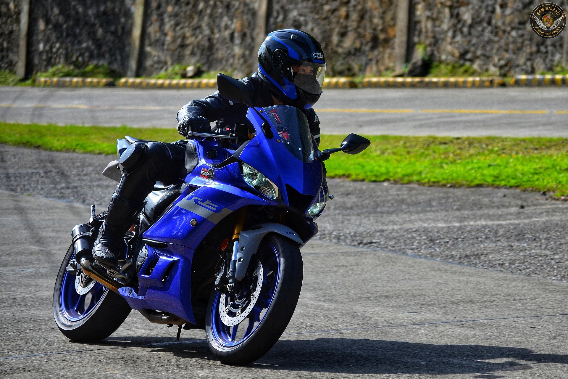 what are the best earbuds for motorcycle riding